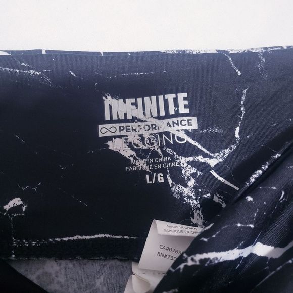 Infinite Performance Marble Black&White Leggings - Picture 7 of 7
